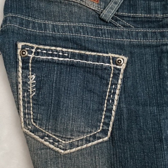 Shorts - Picture 3 of 5